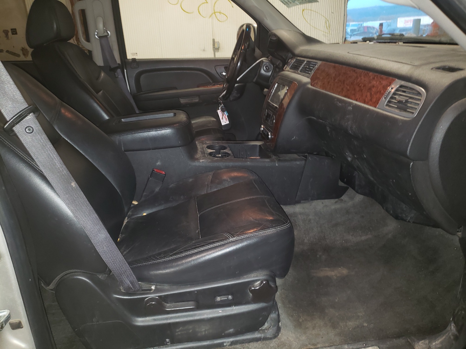 Photo 5 from auction – 2008 CHEVROLET SUBURBAN K with VIN 1GNFK16338J147633