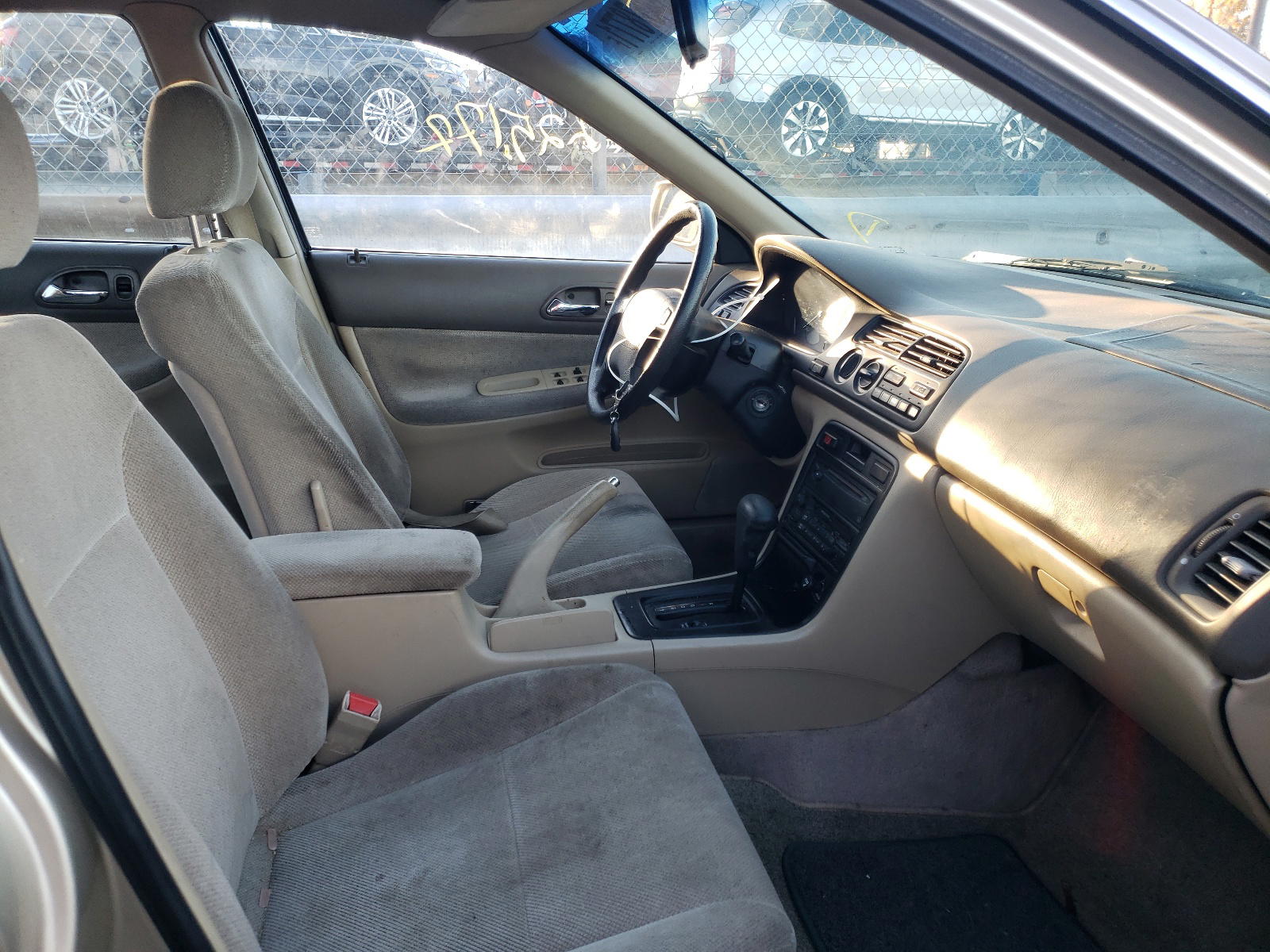 Photo 5 from auction – 1995 HONDA ACCORD EX with VIN JHMCD5656SC020044