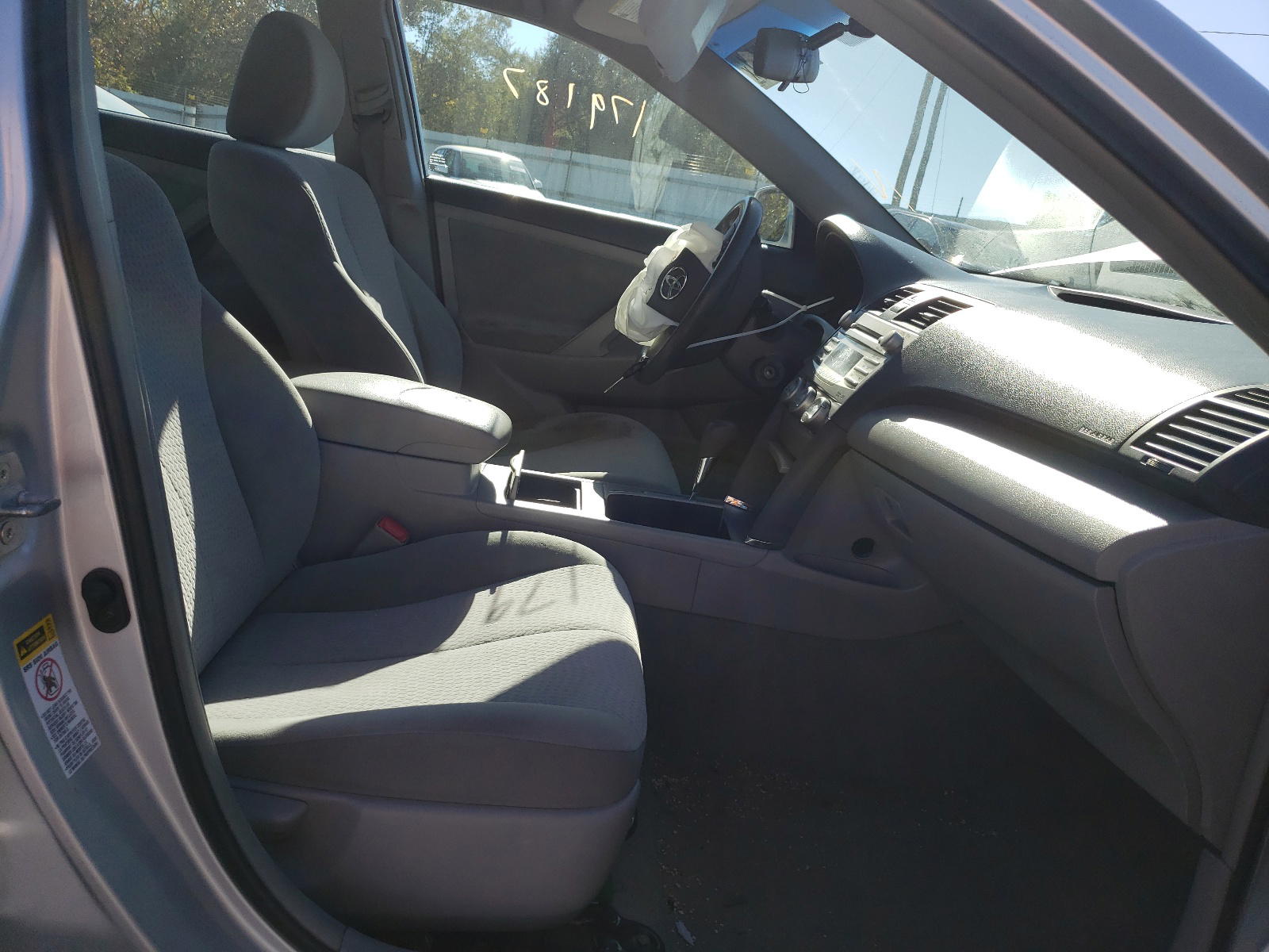 Photo 5 from auction – 2011 TOYOTA CAMRY BASE with VIN 4T1BF3EK7BU689545