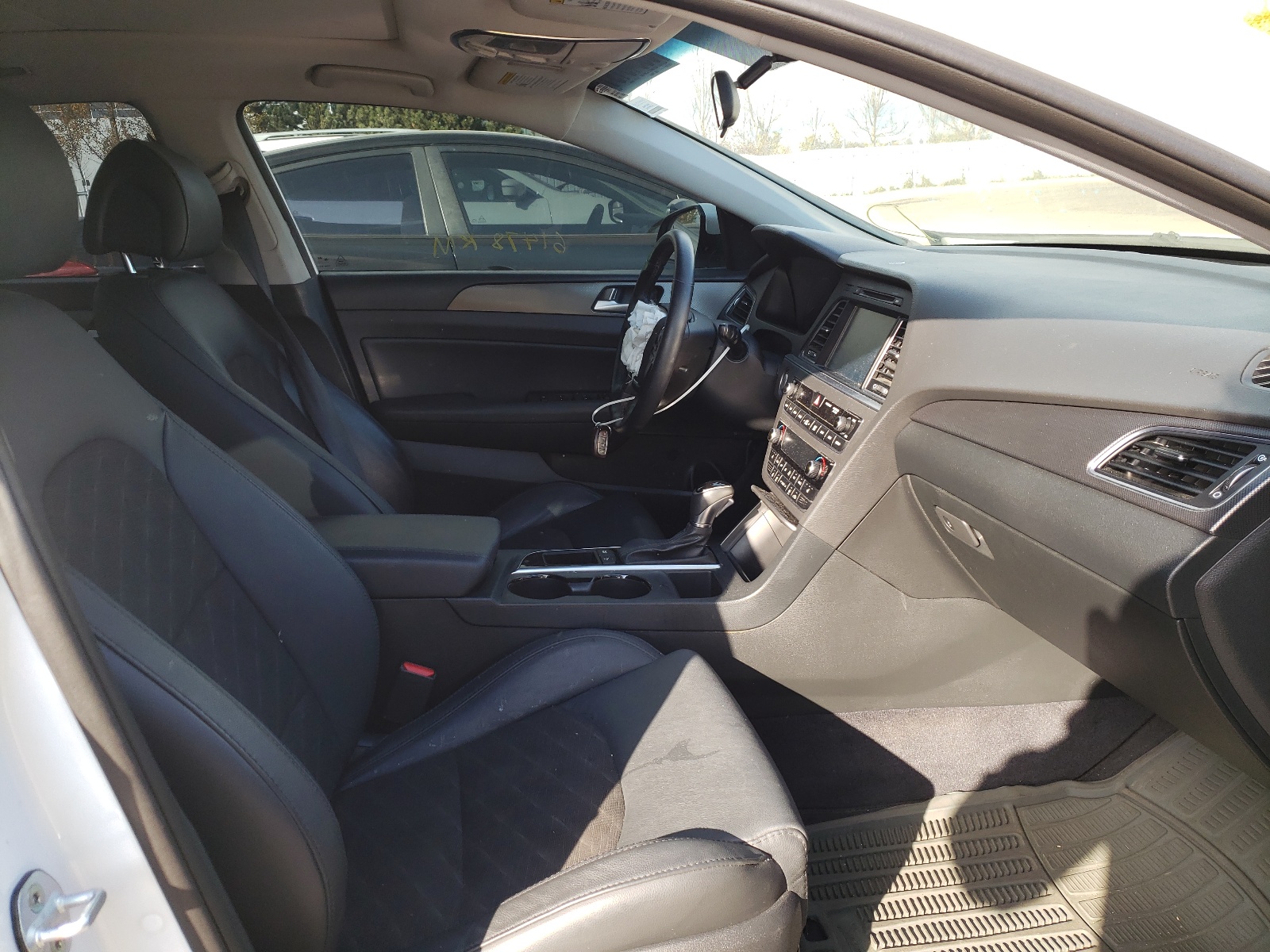 Photo 5 from auction – 2016 HYUNDAI SONATA SPO with VIN 5NPE34AF4GH396504