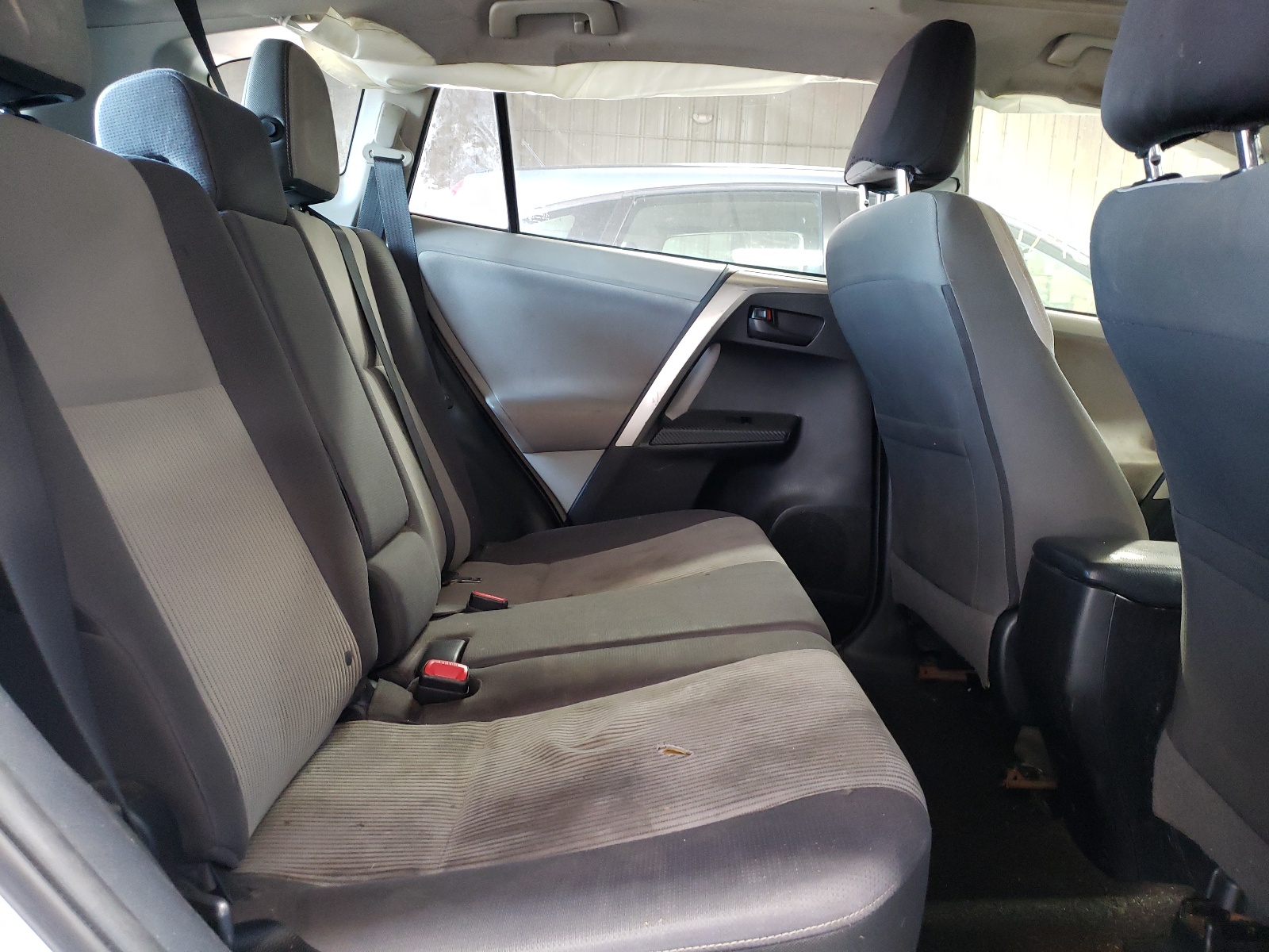 Photo 6 from auction – 2013 TOYOTA RAV4 XLE with VIN JTMWFREV4DD014497