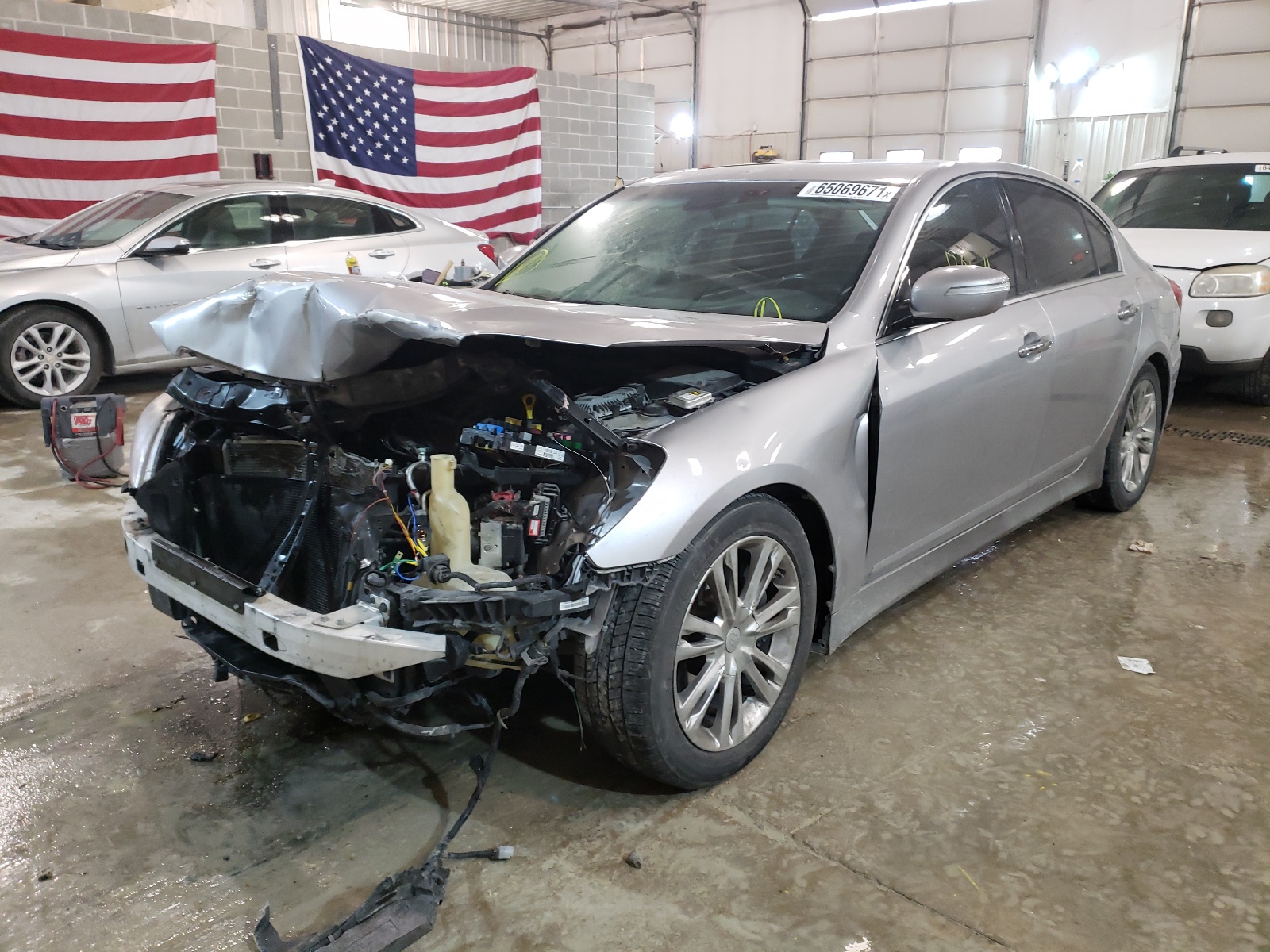 Photo 2 from auction – 2012 HYUNDAI GENESIS 3. with VIN KMHGC4DD8CU161151