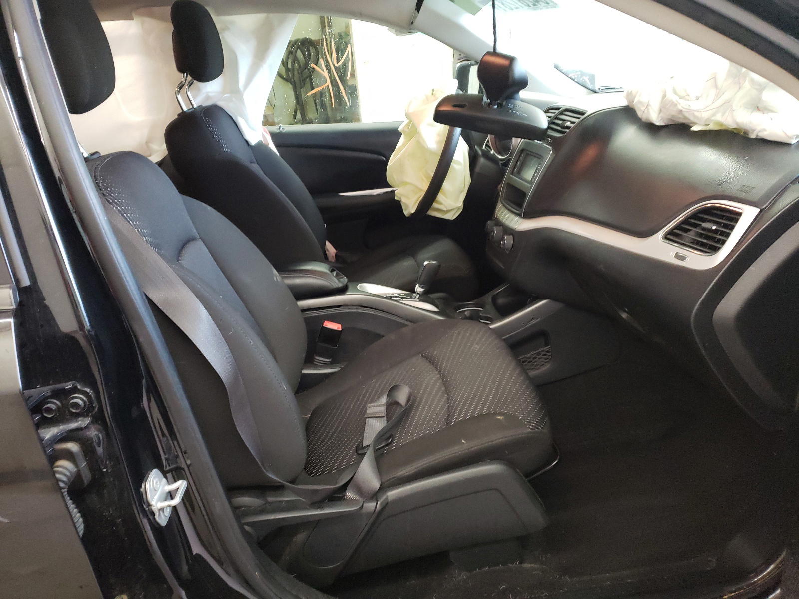 Photo 5 from auction – 2019 DODGE JOURNEY SE with VIN 3C4PDCAB8KT859072