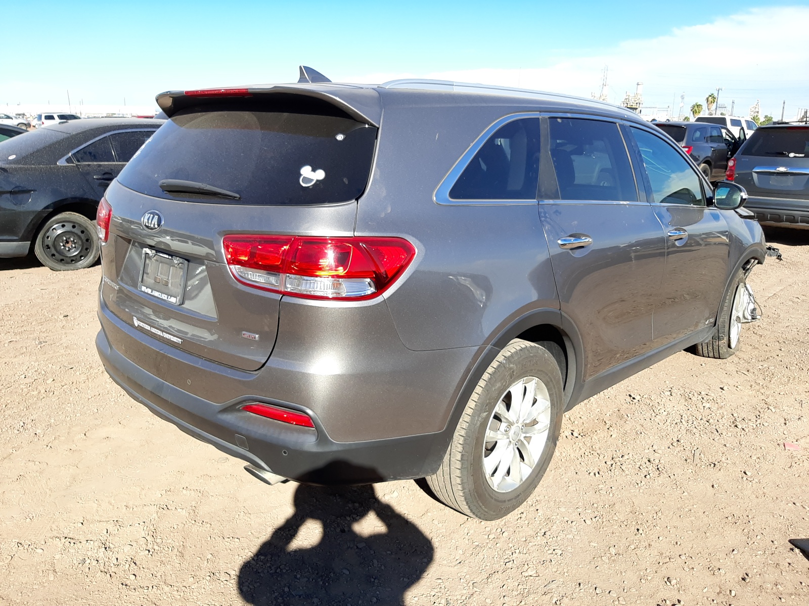 Photo 4 from auction – 2016 KIA SORENTO LX with VIN 5XYPGDA31GG057628