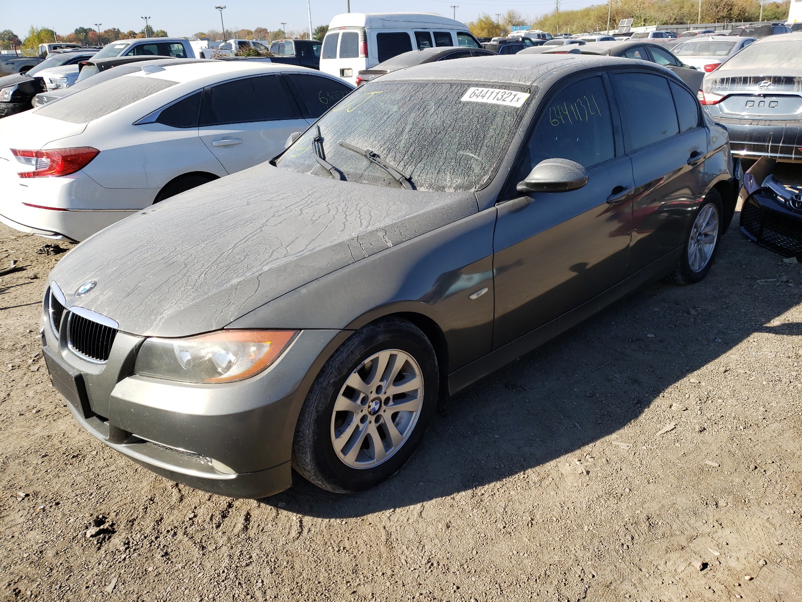 Photo 2 from auction – 2006 BMW 325 I with VIN WBAVB13586KX67618