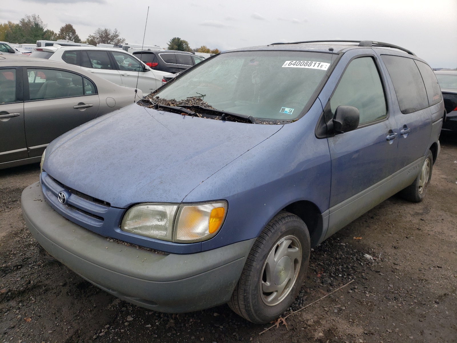 Photo 2 from auction – 2000 TOYOTA SIENNA with VIN 4T3ZF13C6YU245104