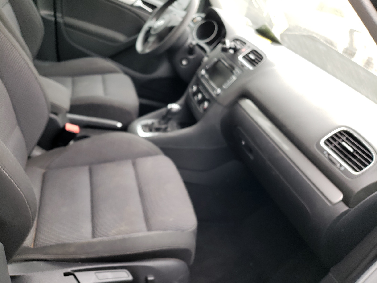 Photo 5 from auction – 2012 VOLKSWAGEN GOLF with VIN WVWDB7AJ1CW283893