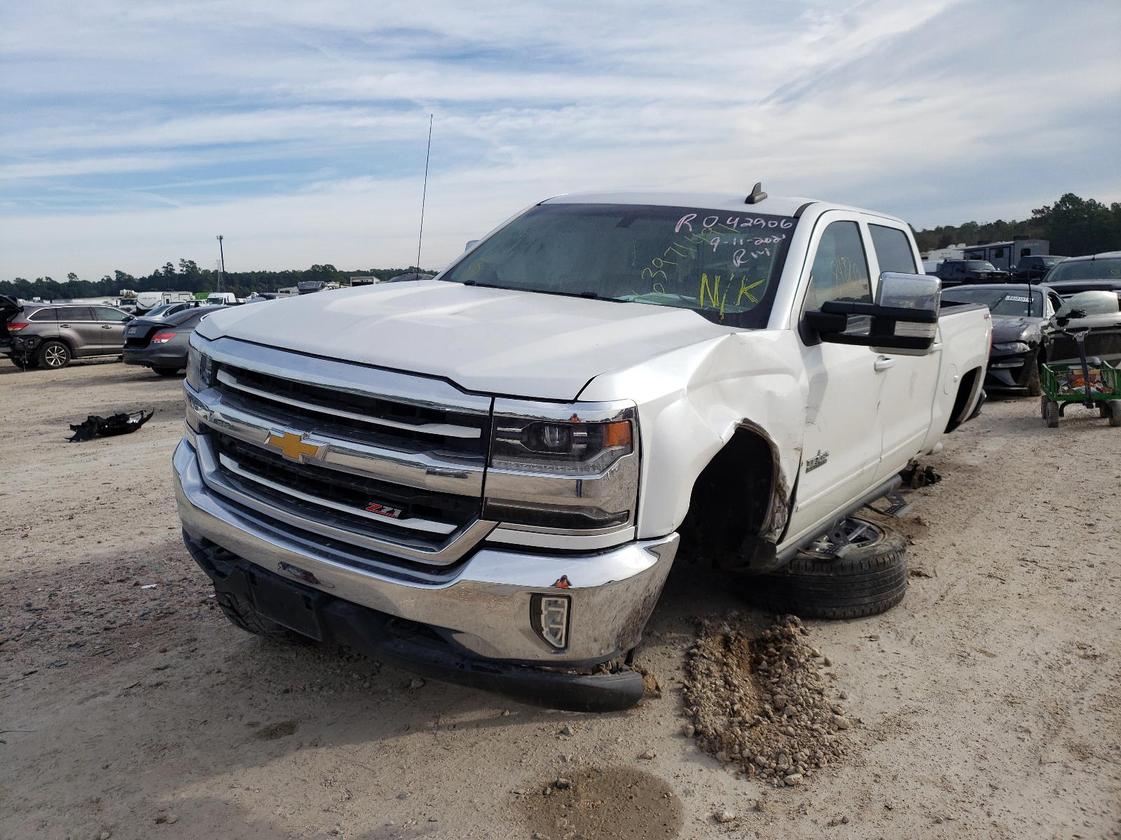 Photo 2 from auction – 2016 CHEVROLET SILVERADO with VIN 3GCUKREC3GG262135