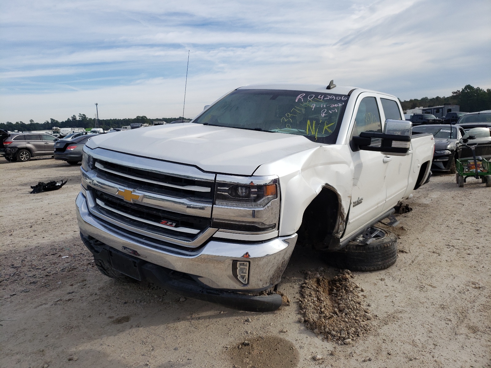 صورة رقم 2 من المزاد - 2016 CHEVROLET SILVERADO مع VIN 3GCUKREC3GG262135