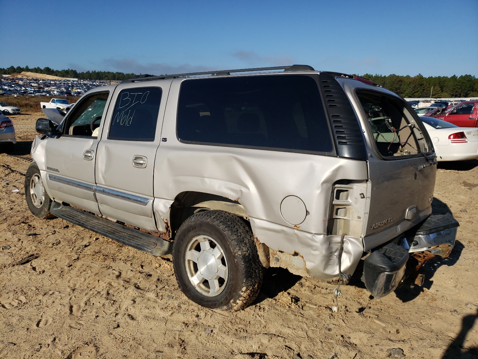 Photo 3 from auction – 2004 GMC YUKON with VIN 1GKFK16Z84J287169