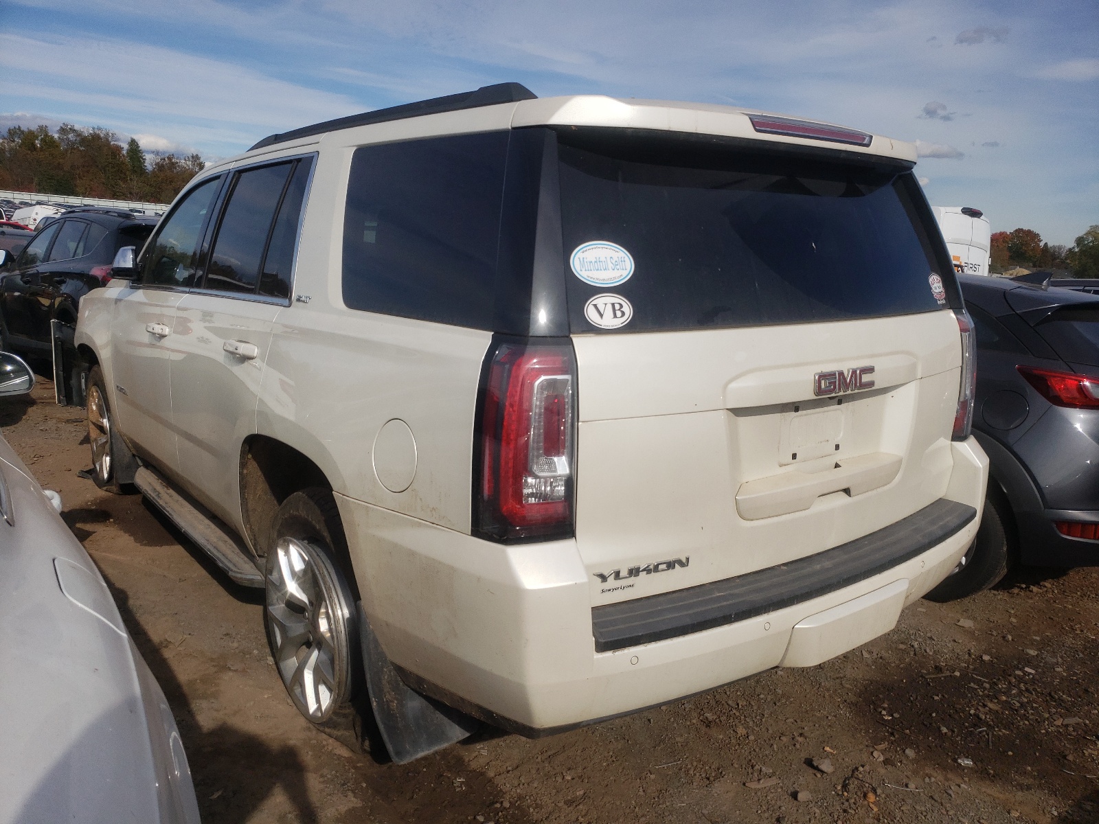 Photo 3 from auction – 2015 GMC YUKON SLT with VIN 1GKS2BKC3FR137609