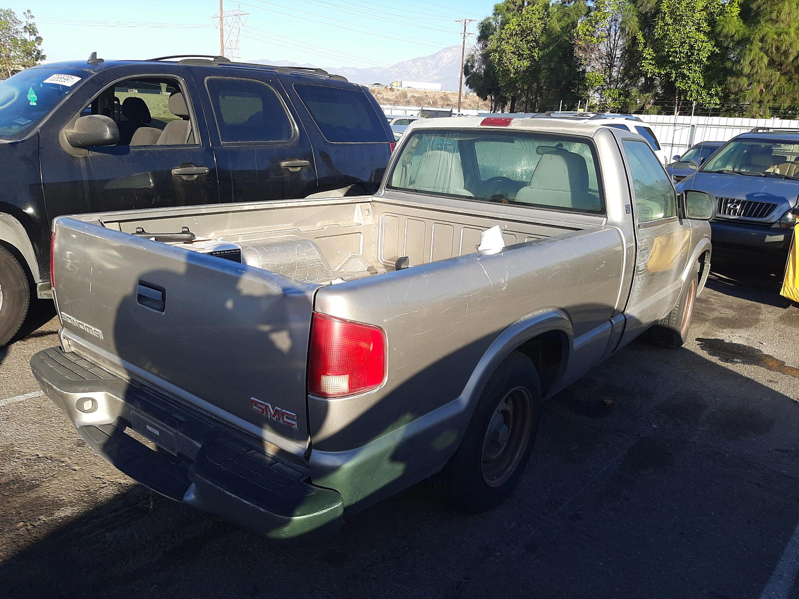 Photo 4 from auction – 2003 GMC SONOMA with VIN 1GTCS14H438278211