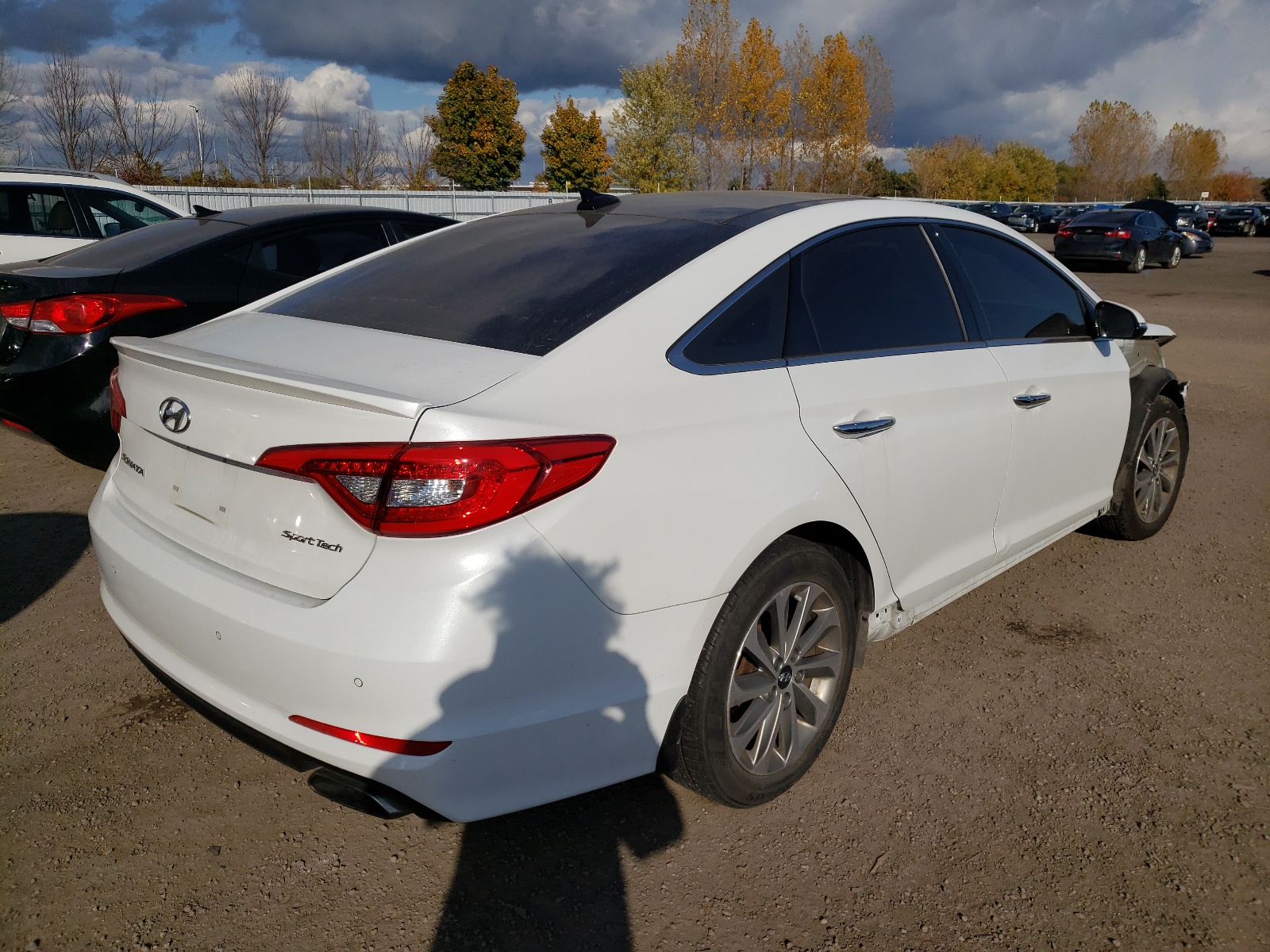 Photo 4 from auction – 2016 HYUNDAI SONATA SPO with VIN 5NPE34AF4GH396504