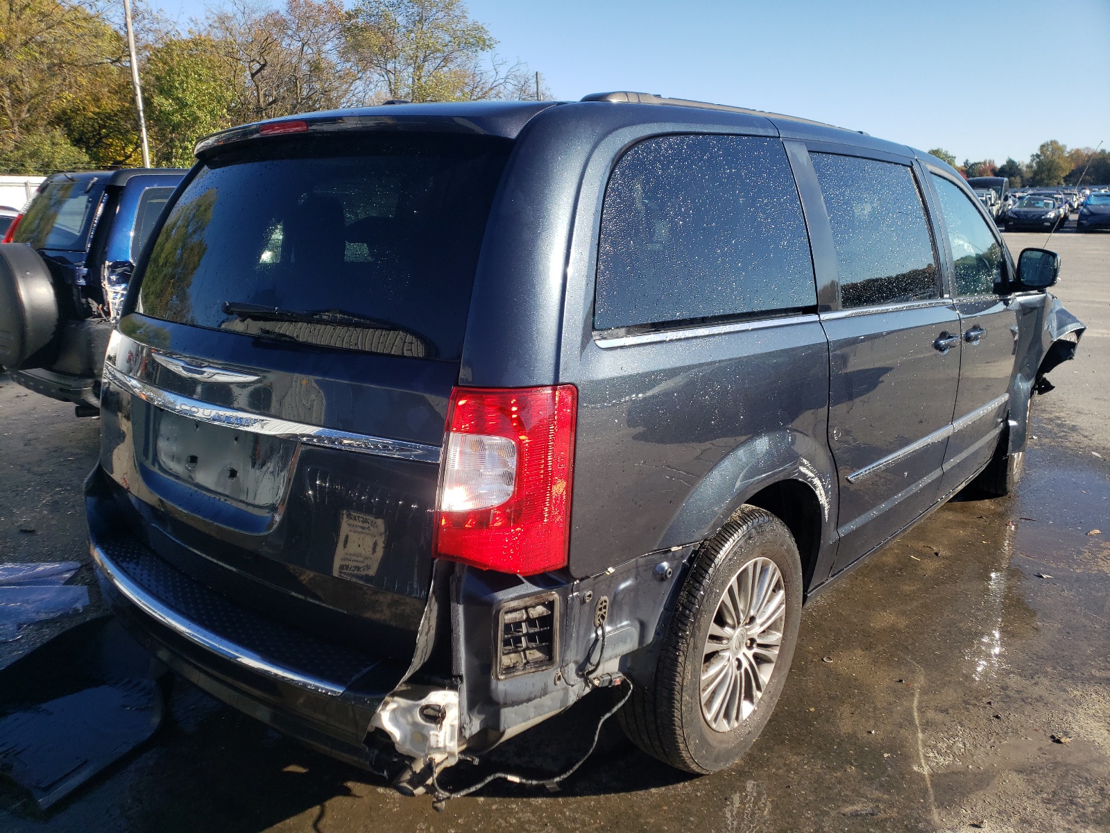 Photo 4 from auction – 2014 CHRYSLER TOWN & COU with VIN 2C4RC1CG9ER277224