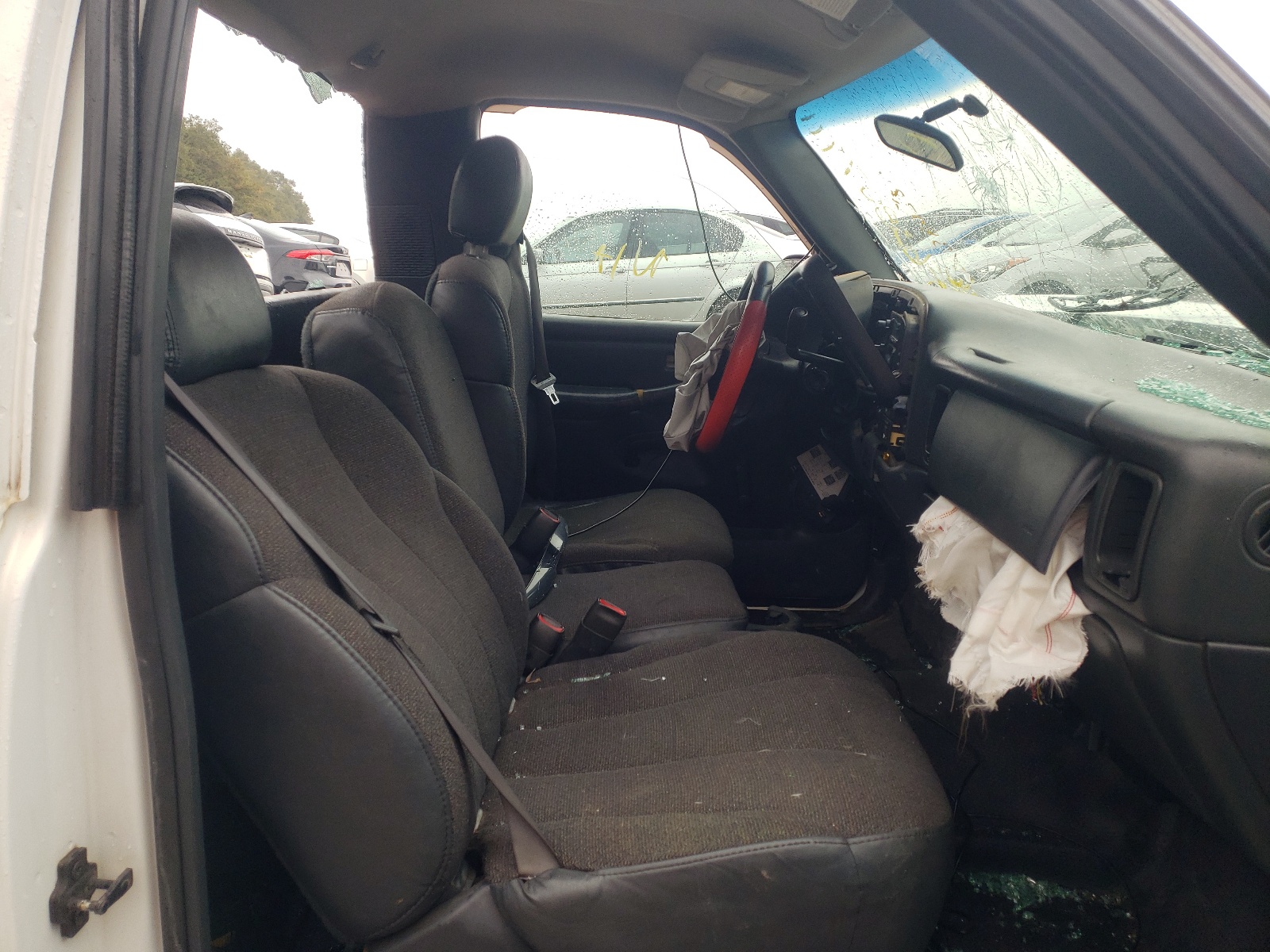 Photo 5 from auction – 2001 CHEVROLET SILVERADO with VIN 1GCEC14W51Z161488