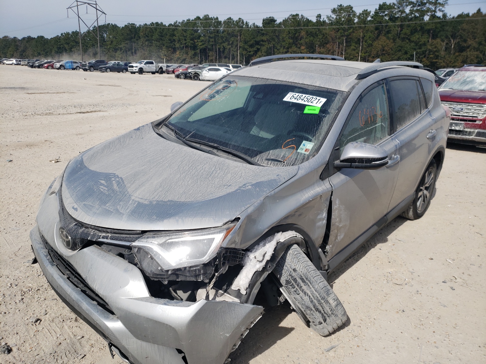 Photo 2 from auction – 2017 TOYOTA RAV4 XLE with VIN 2T3WFREV7HW359581