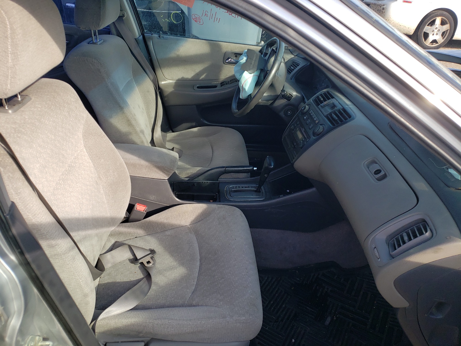 Photo 5 from auction – 2001 HONDA ACCORD with VIN JHMCG56401C018304