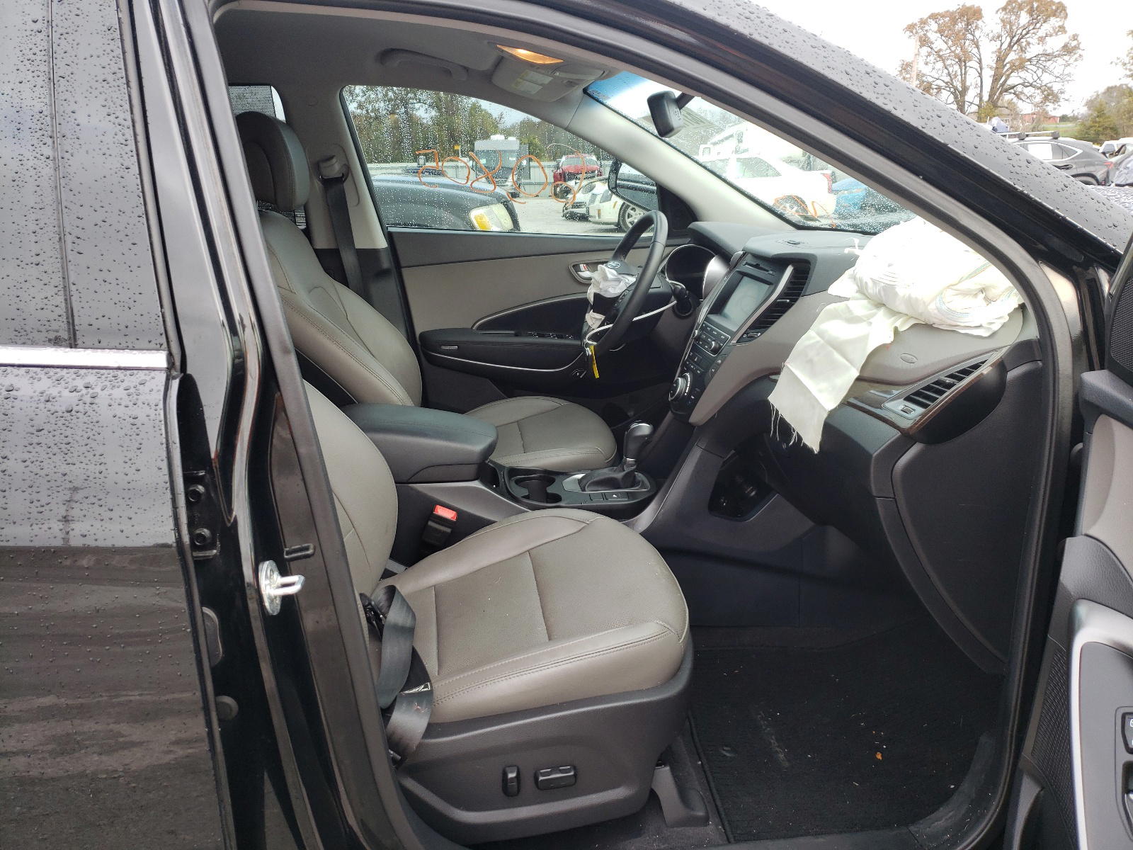 Photo 5 from auction – 2017 HYUNDAI SANTA FE S with VIN 5NMZU3LB1HH014740
