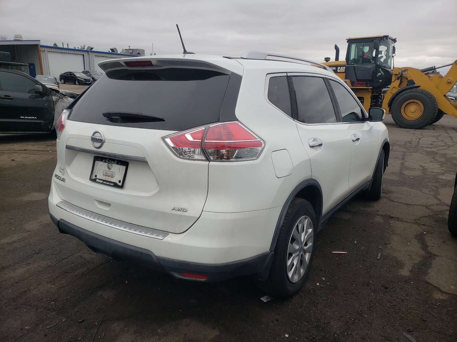Photo 4 from auction – 2016 NISSAN ROGUE S with VIN KNMAT2MV8GP706373