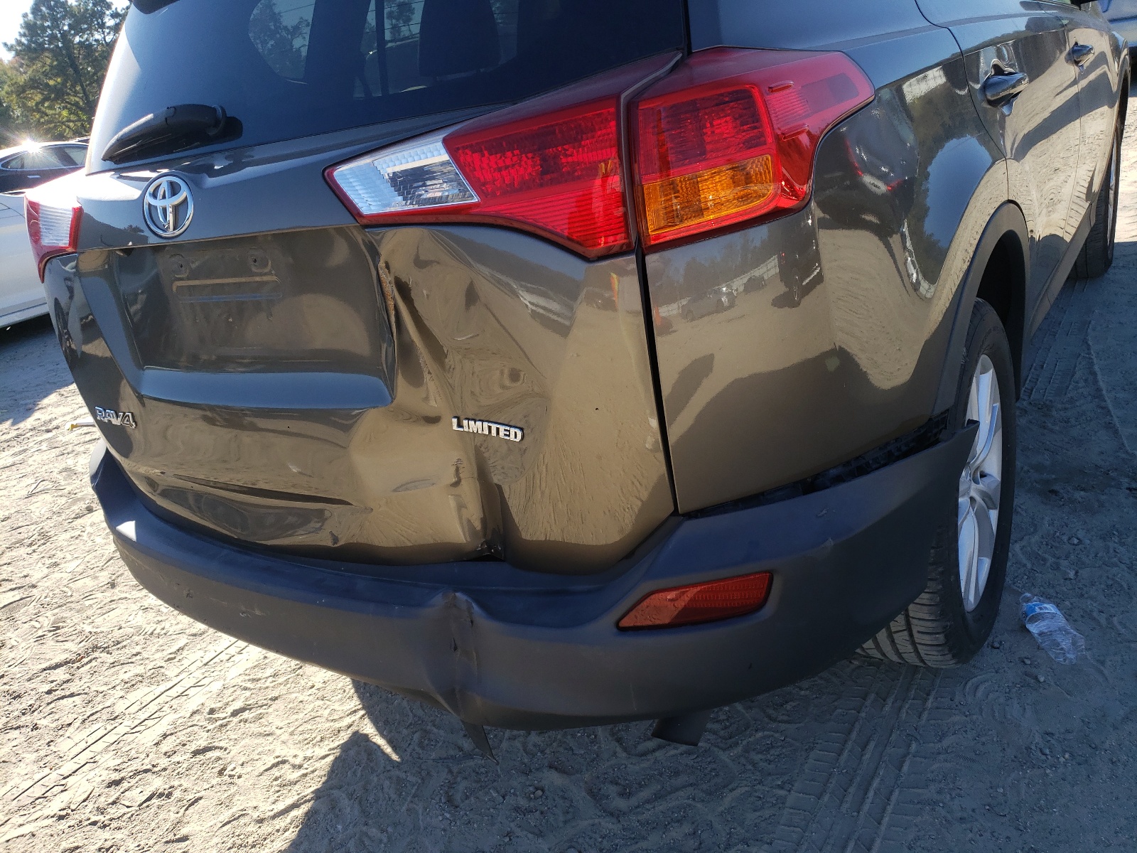 Photo 9 from auction – 2014 TOYOTA RAV4 LIMIT with VIN 2T3YFREV1EW113856
