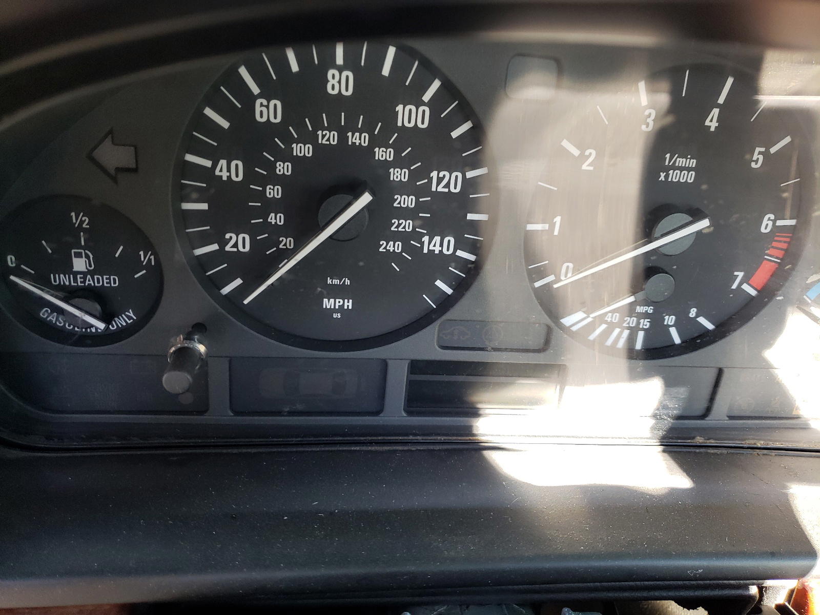 Photo 8 from auction – 2000 BMW 528 I AUTO with VIN WBADM6343YGU29155