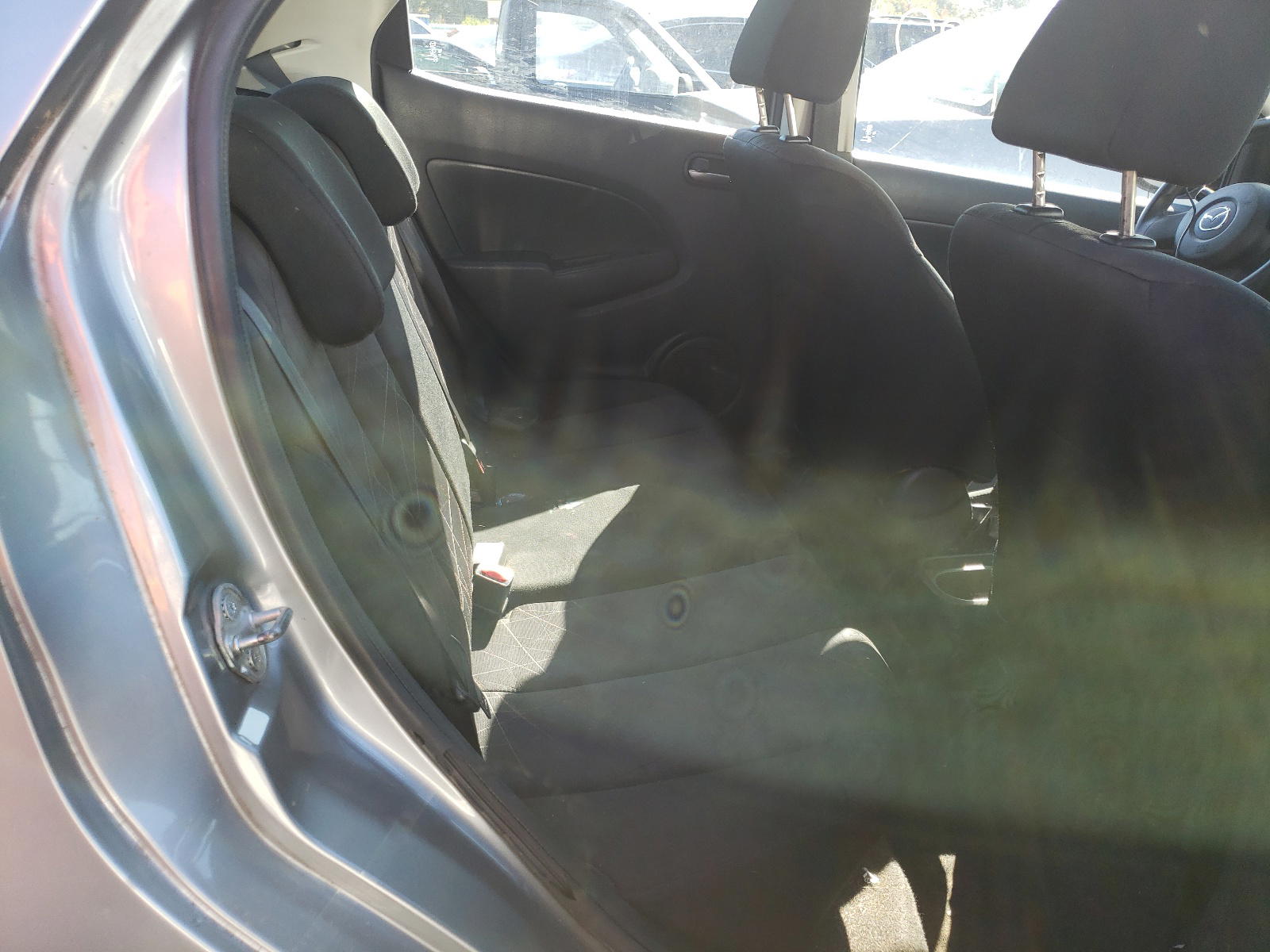 Photo 6 from auction – 2013 MAZDA MAZDA2 with VIN JM1DE1KZ2D0167681