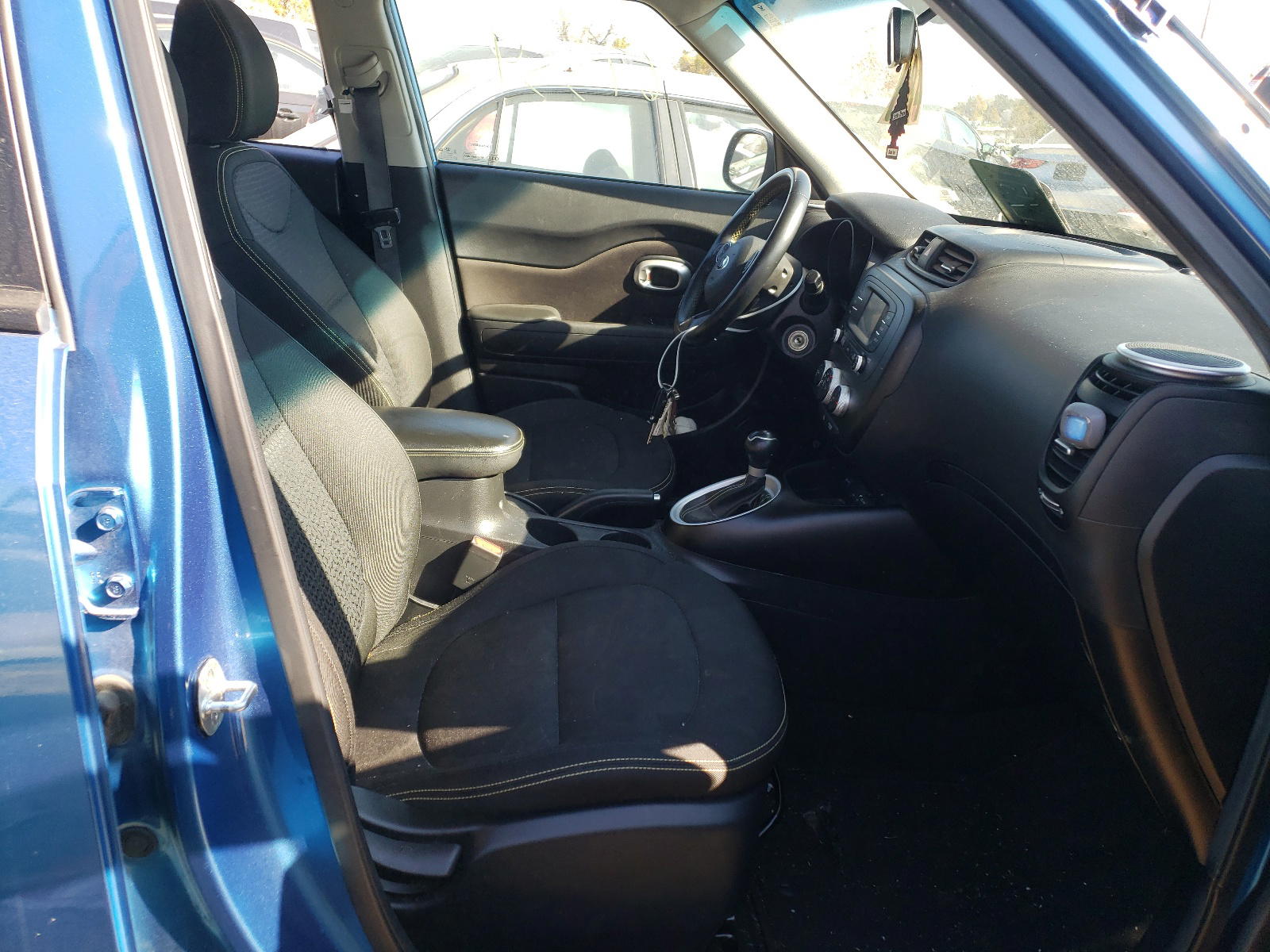 Photo 5 from auction – 2016 KIA SOUL + with VIN KNDJP3A56G7298938