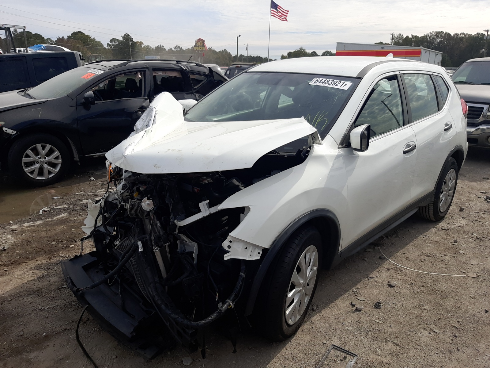 Photo 2 from auction – 2017 NISSAN ROGUE S with VIN KNMAT2MT0HP563998