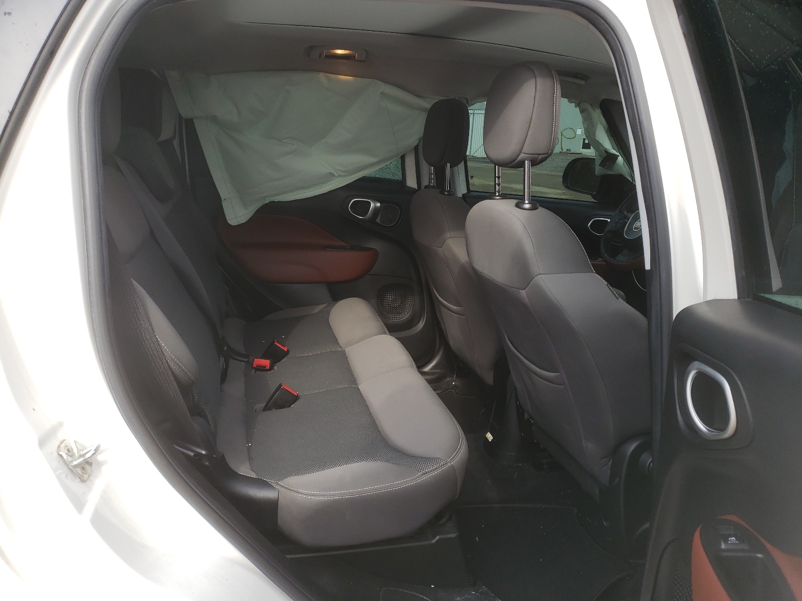 Photo 6 from auction – 2015 FIAT 500L TREKK with VIN ZFBCFADH2FZ033929