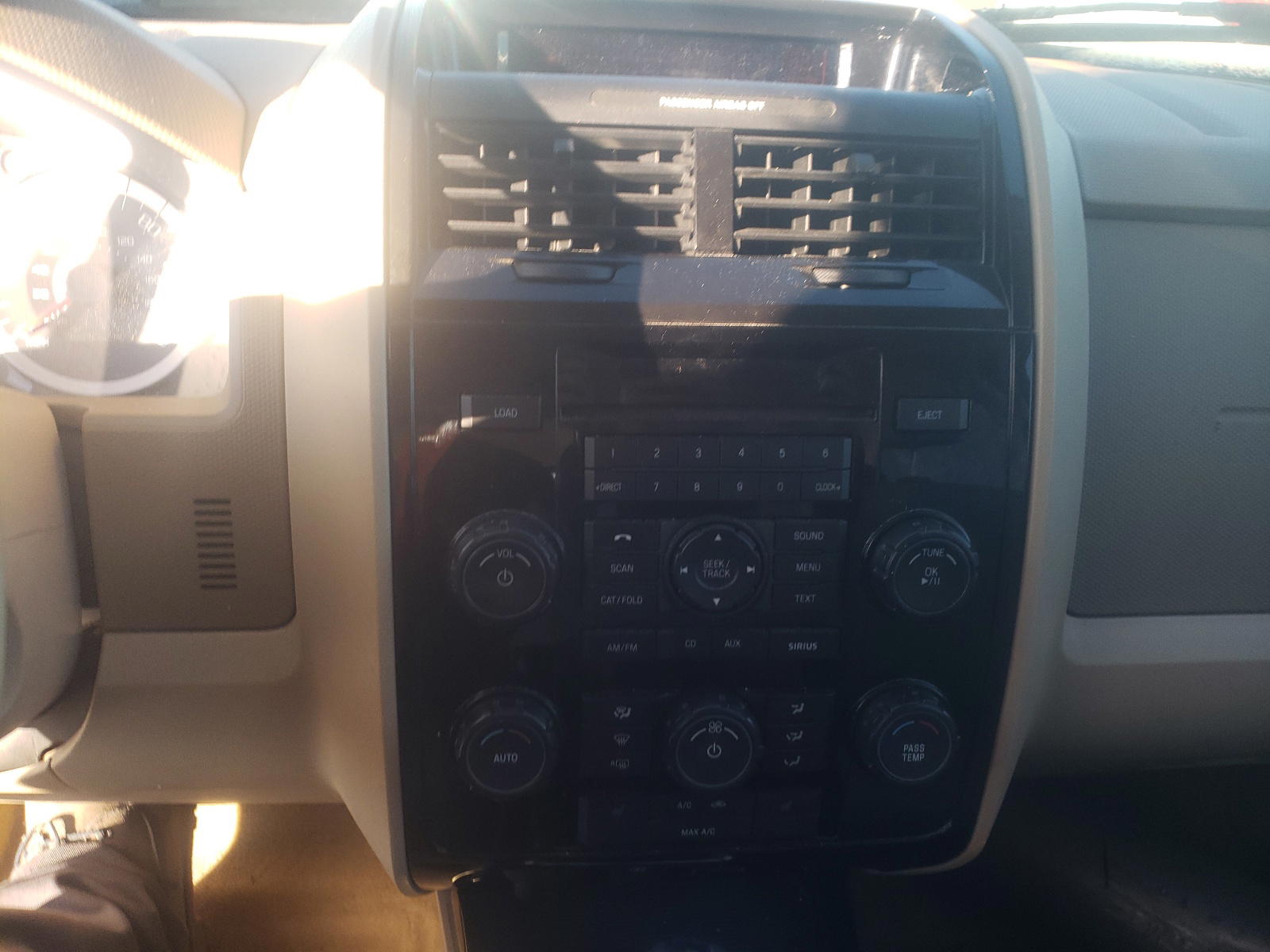 Photo 9 from auction – 2012 FORD ESCAPE LIM with VIN 1FMCU0E79CKB29057