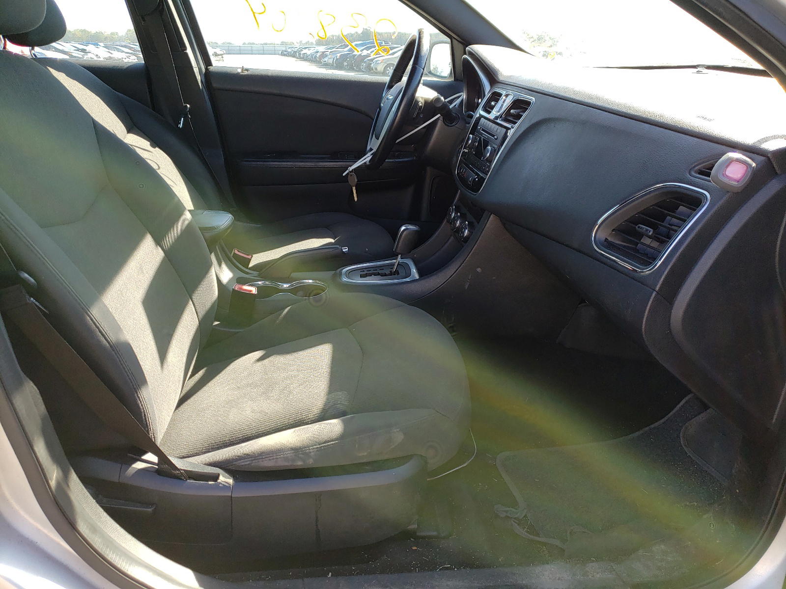 Photo 5 from auction – 2012 CHRYSLER 200 TOURIN with VIN 1C3CCBBB7CN302217