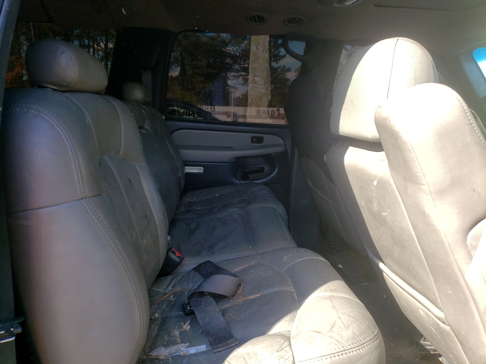 Photo 6 from auction – 2002 CHEVROLET SUBURBAN K with VIN 1GNFK16Z32J248036
