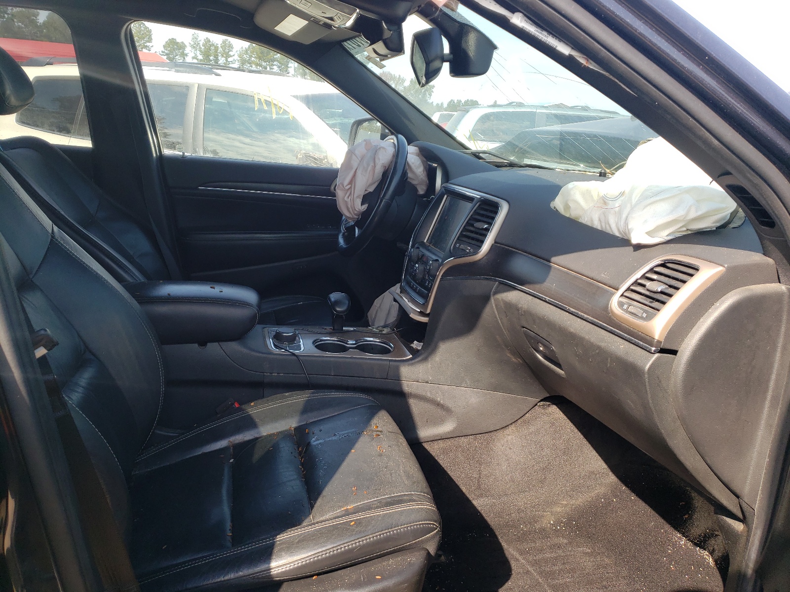 Photo 5 from auction – 2015 JEEP GRAND CHER with VIN 1C4RJFBG3FC691825