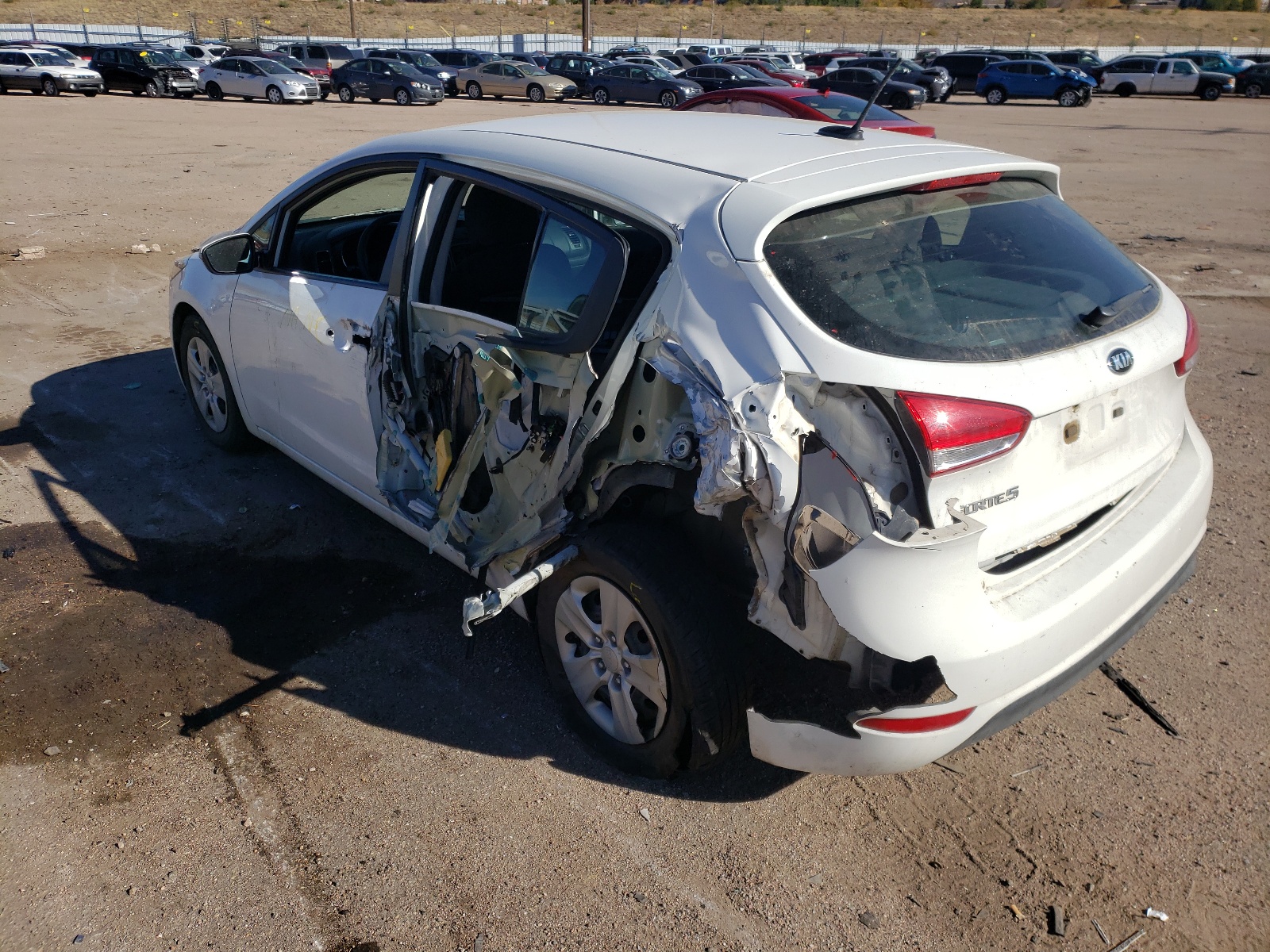 Photo 3 from auction – 2017 KIA FORTE LX with VIN KNAFK5A80H5668849