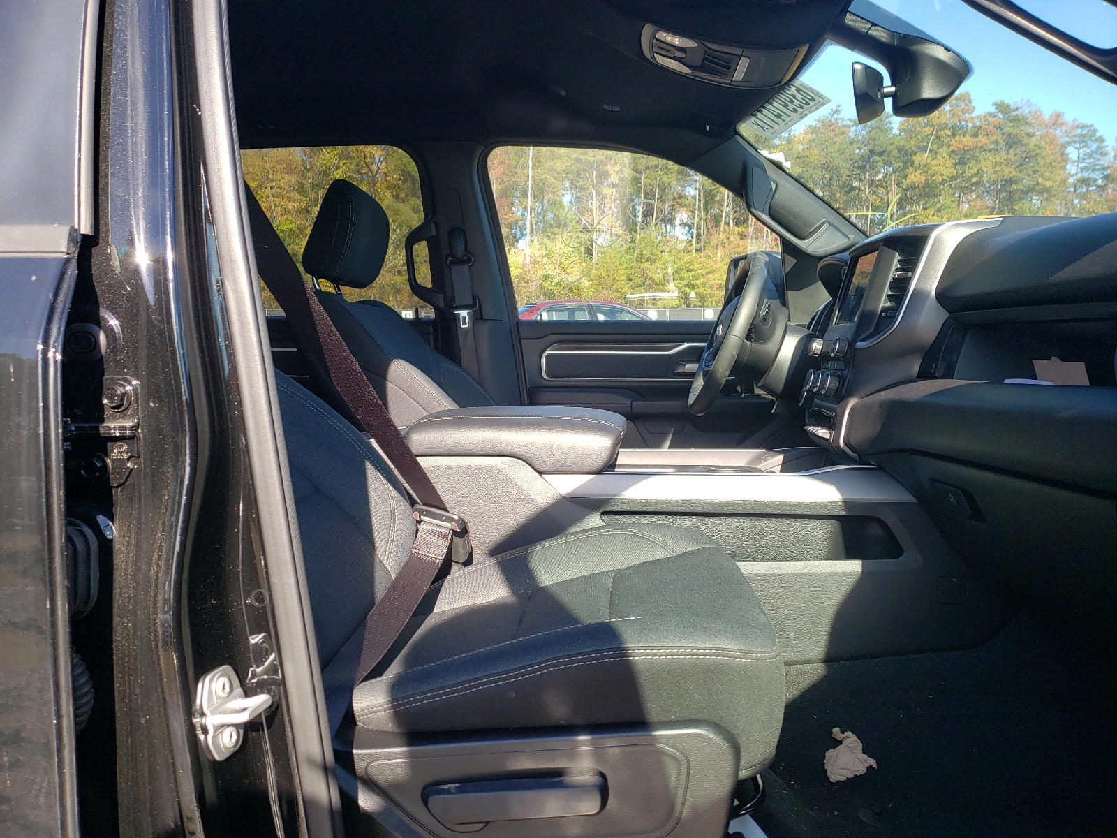 Photo 5 from auction – 2020 RAM 1500 BIG H with VIN 1C6SRFFTXLN264392