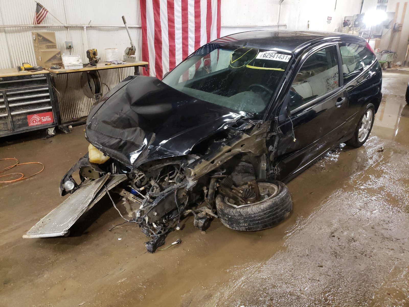 Photo 2 from auction – 2007 FORD FOCUS ZX3 with VIN 1FAFP31N97W307567