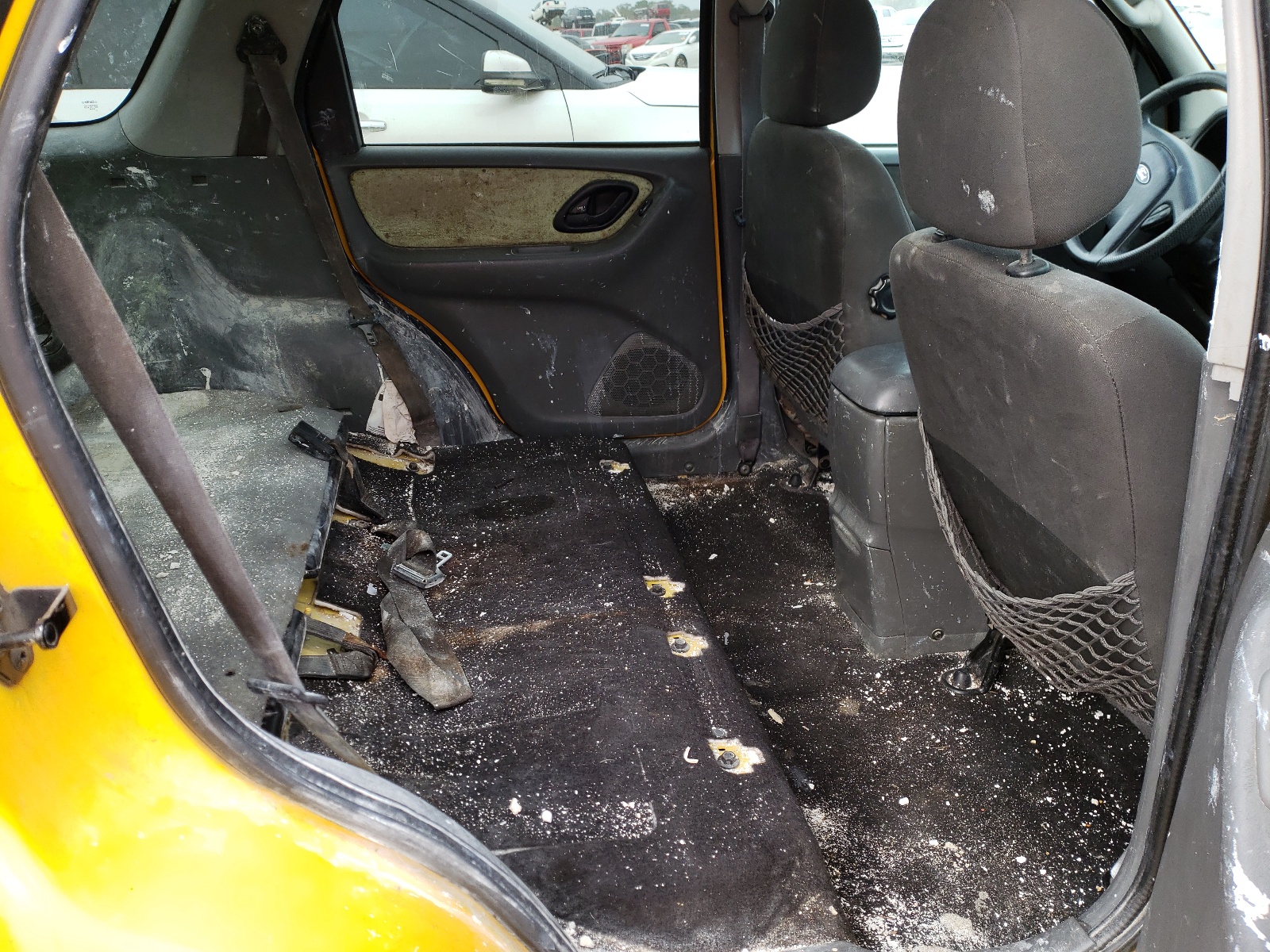 Photo 6 from auction – 2003 FORD ESCAPE XLT with VIN 1FMYU03103KA69321