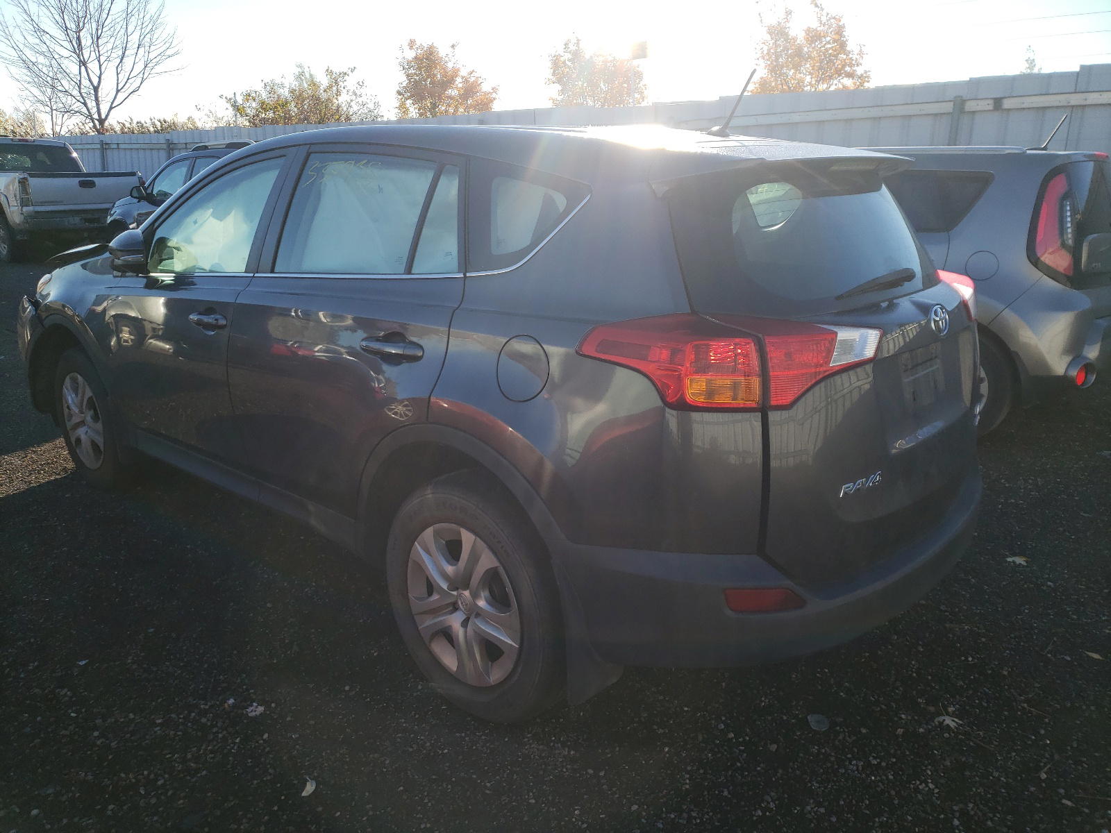 Photo 3 from auction – 2014 TOYOTA RAV4 LE with VIN 2T3BFREV9EW177049