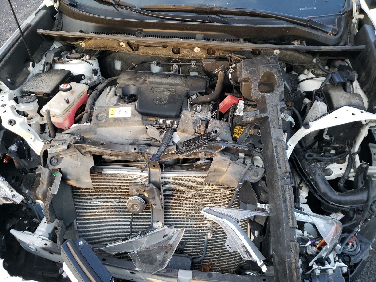 Photo 7 from auction – 2017 TOYOTA RAV4 LE with VIN JTMBFREV4HJ159142