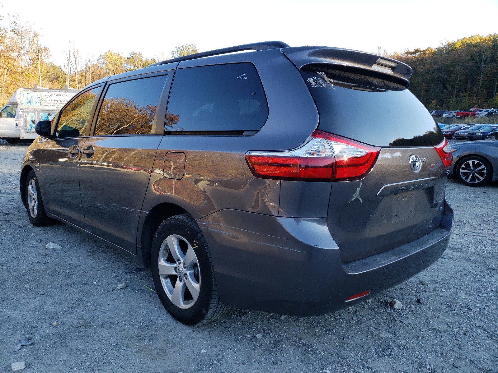 Photo 3 from auction – 2015 TOYOTA SIENNA LE with VIN 5TDKK3DC3FS559931