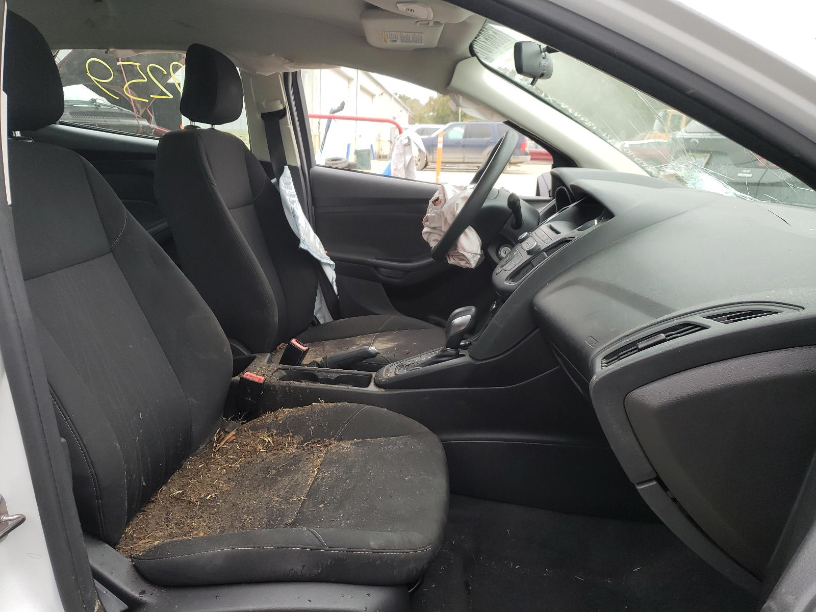 Photo 5 from auction – 2016 FORD FOCUS S with VIN 1FADP3E28GL285120
