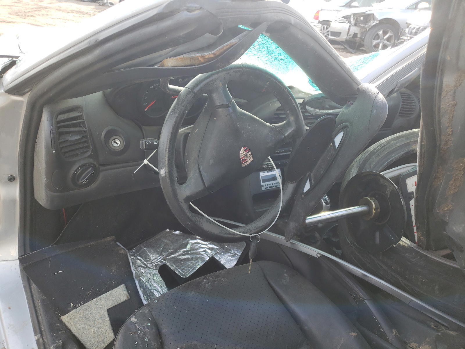 Photo 8 from auction – 2004 PORSCHE BOXSTER with VIN WP0CA29824U620149