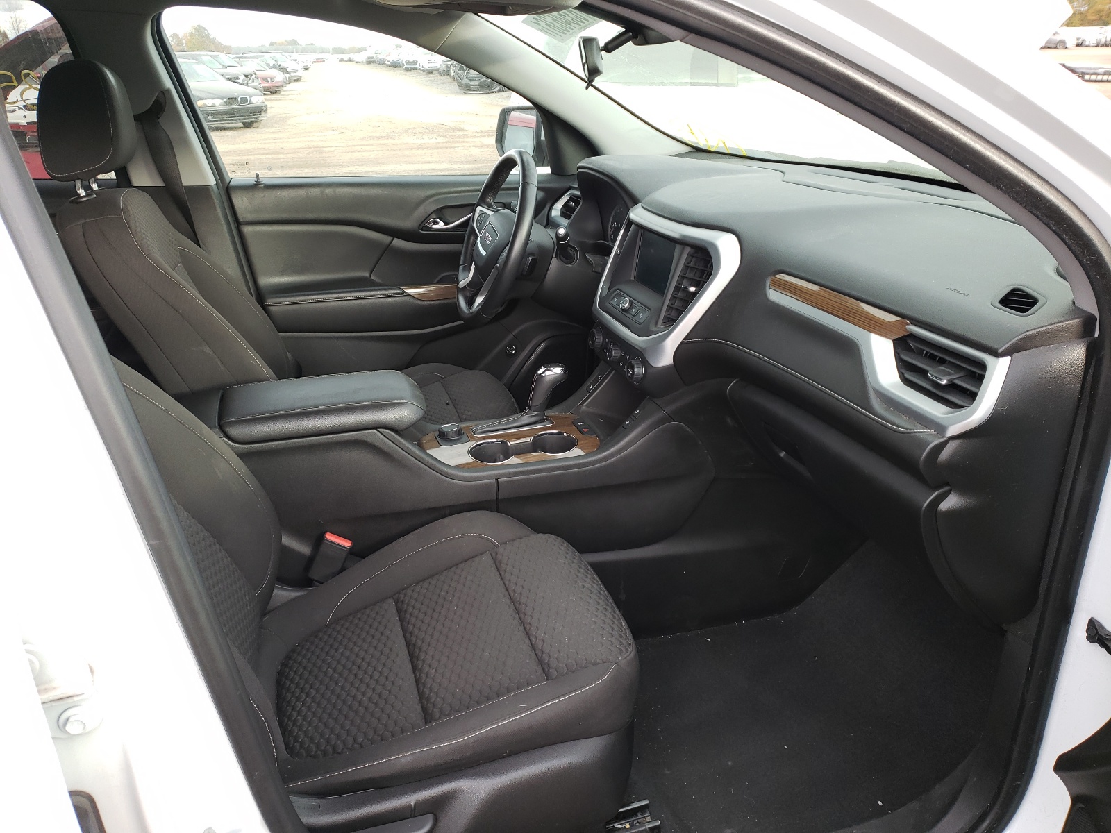 Photo 5 from auction – 2017 GMC ACADIA SLE with VIN 1GKKNLLS6HZ193890