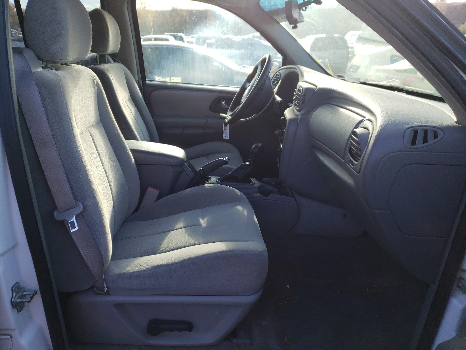 Photo 5 from auction – 2005 CHEVROLET TRAILBLAZE with VIN 1GNDT13S952303602