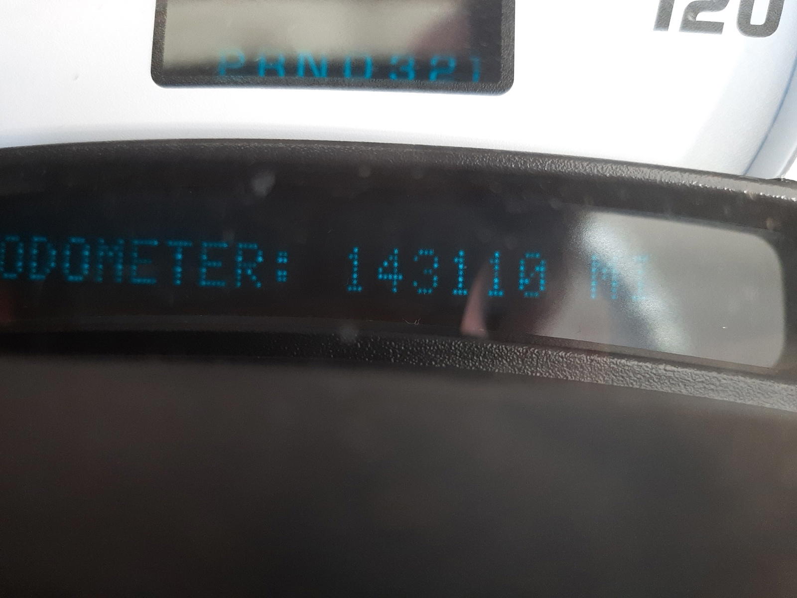 Photo 8 from auction – 2004 HUMMER H2 with VIN 5GRGN23U14H121085