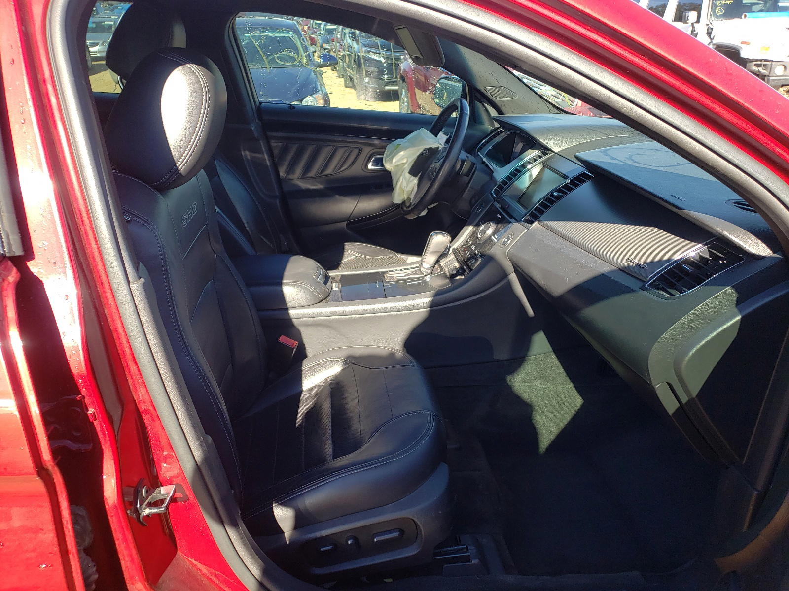 Photo 5 from auction – 2015 FORD TAURUS SHO with VIN 1FAHP2KT7FG128579