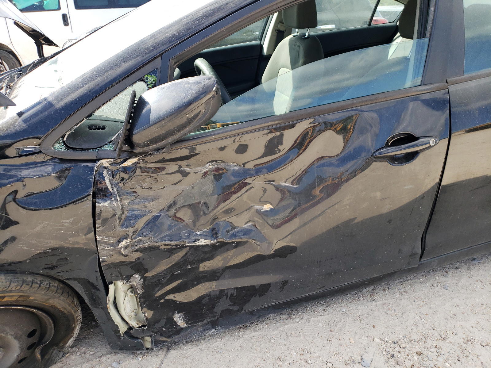 Photo 9 from auction – 2015 KIA FORTE LX with VIN KNAFK4A69F5403353