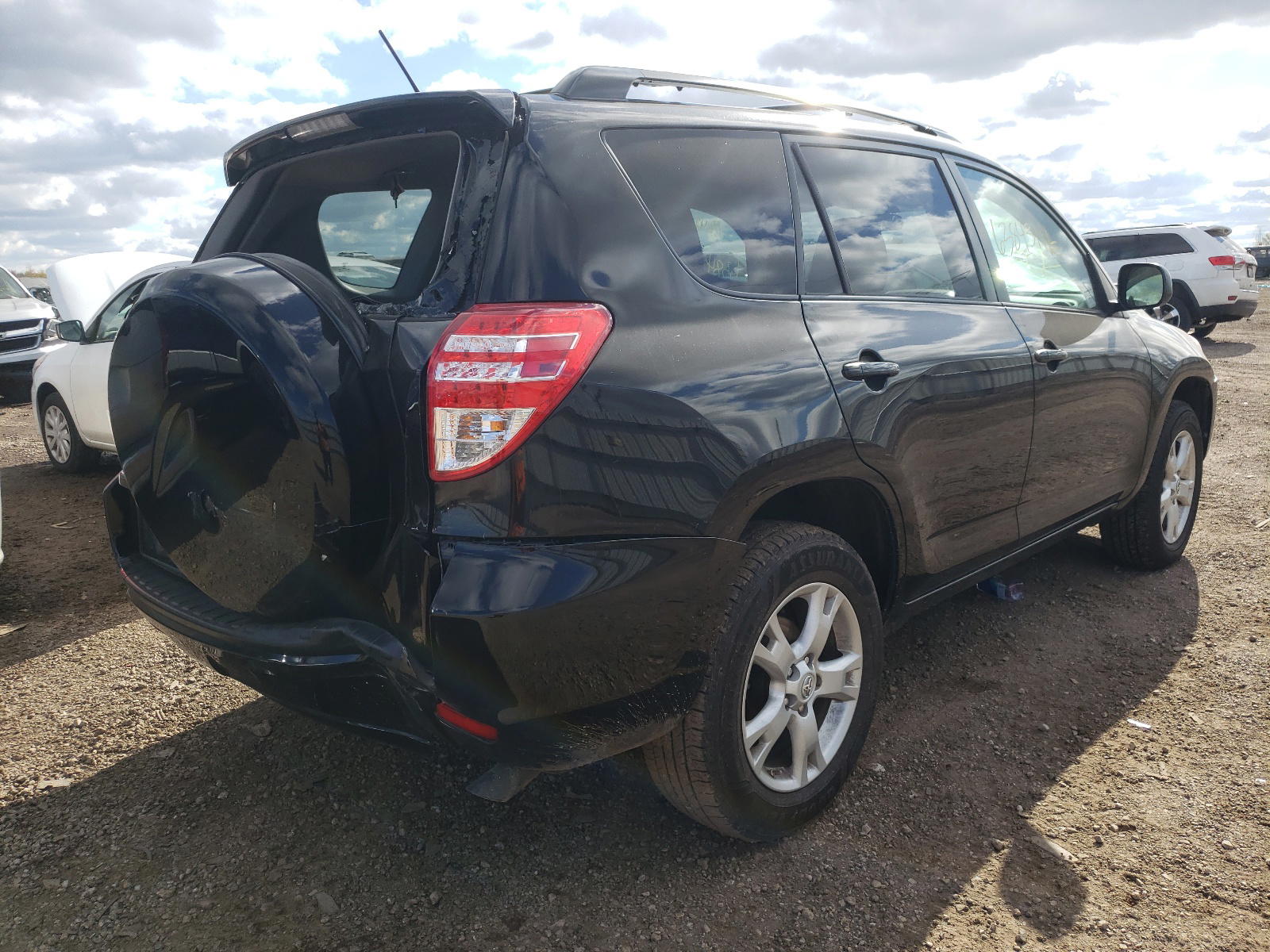 Photo 4 from auction – 2011 TOYOTA RAV4 with VIN 2T3ZF4DVXBW095538