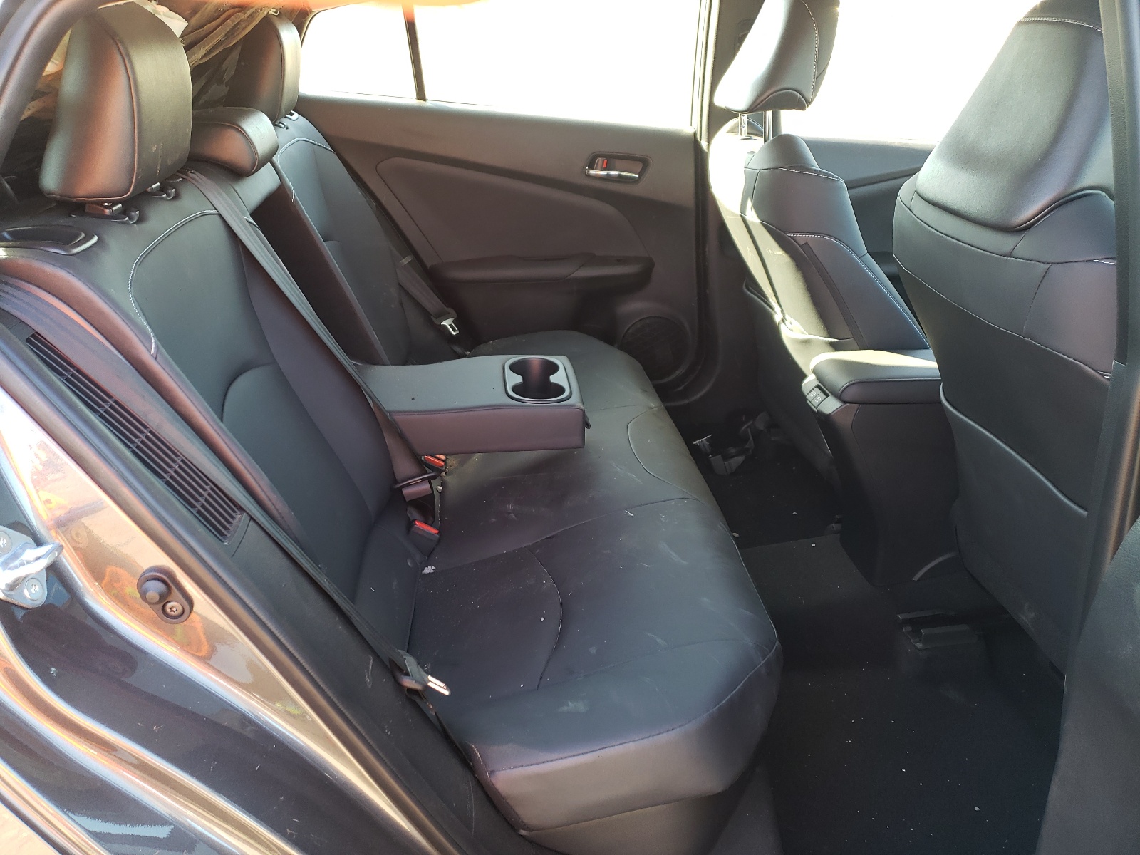 Photo 6 from auction – 2021 TOYOTA PRIUS PRIM with VIN JTDKAMFP2M3189658
