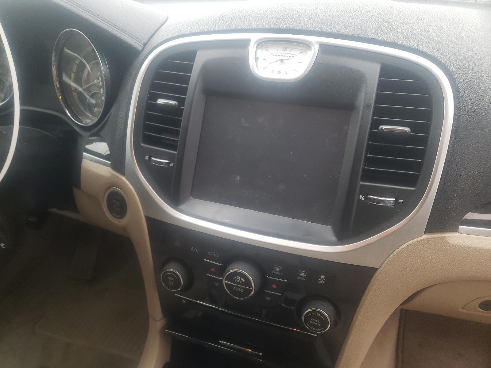 Photo 9 from auction – 2013 CHRYSLER 300 with VIN 2C3CCAAG4DH527244